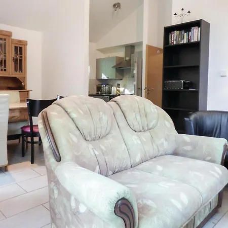 بيت للعطل 3 Bedroom Cozy In Gerolsteinhinterhaus Hinterhausen