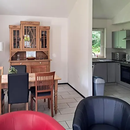 3 Bedroom Cozy In Gerolsteinhinterhaus بيت للعطل Hinterhausen